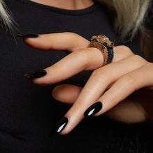 Load image into Gallery viewer, Maneater Ring: NYC Taxi and Passenger