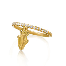 Load image into Gallery viewer, Arrowhead Charm Ring